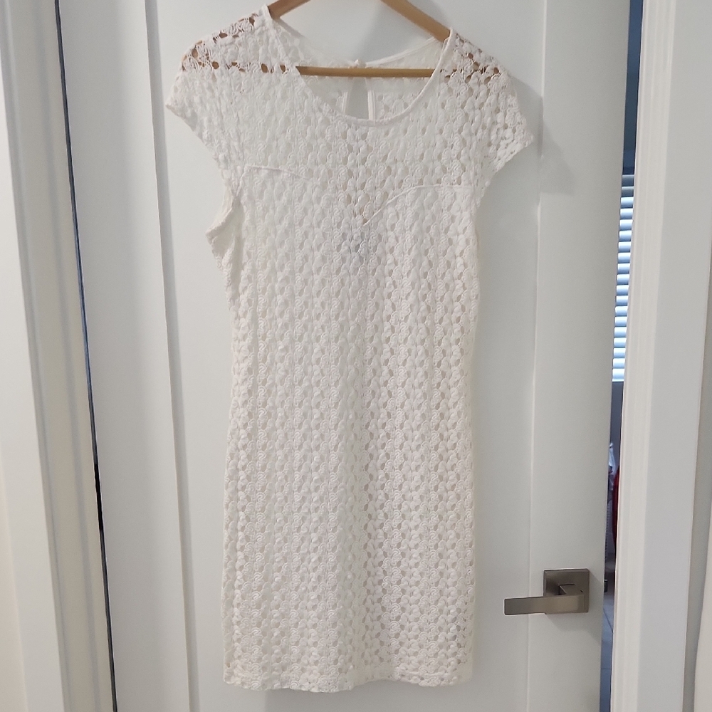 Forever 21 White Sheath Mini Dress Crew Neck